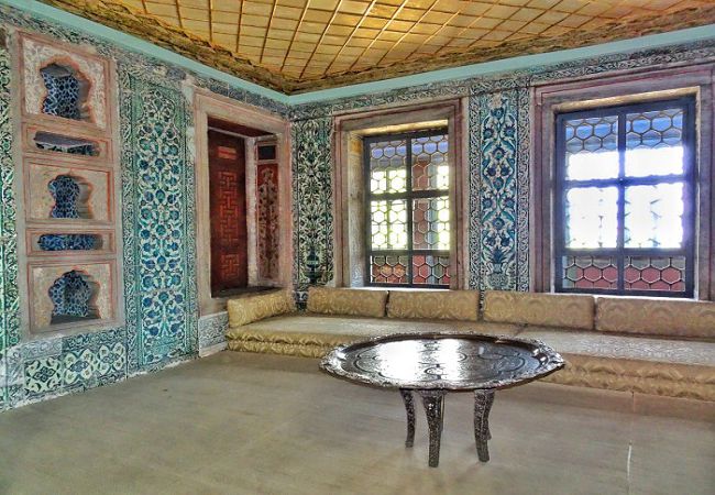 Topkapi-Palace-Harem-4.jpg