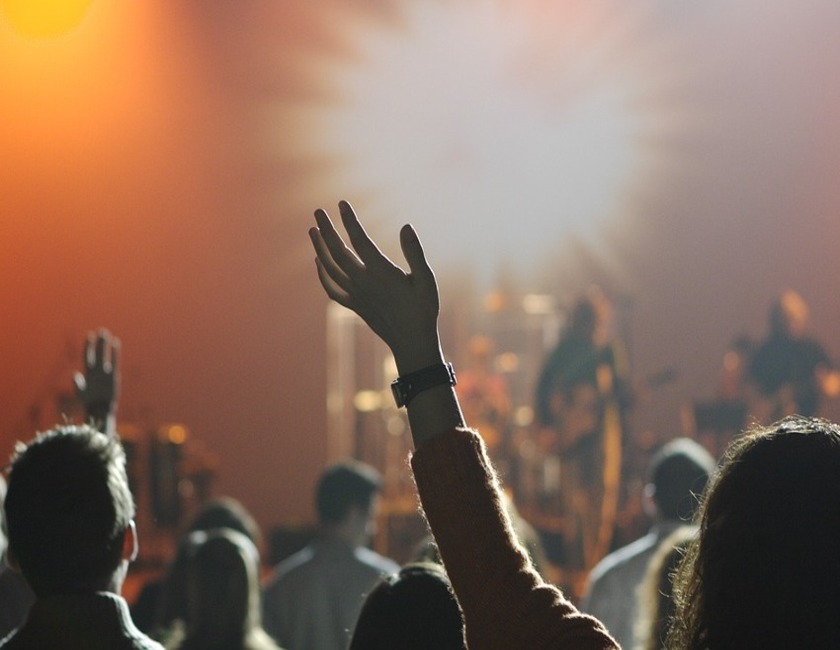 Ночные дискотеки в Одессе audience-868074_960_720-2.jpg