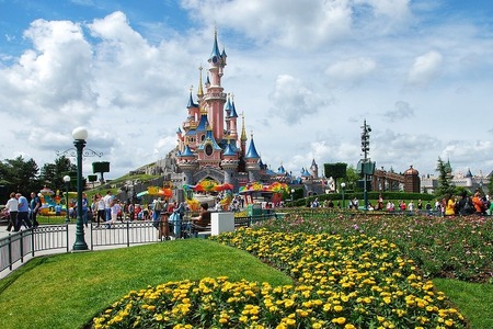 Діснейленд в Парижі disneyland-3653617_960_720.jpg
