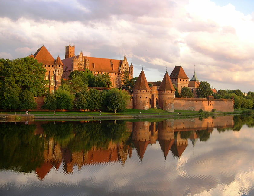Тур в Польшу poland-malbork-min.jpg
